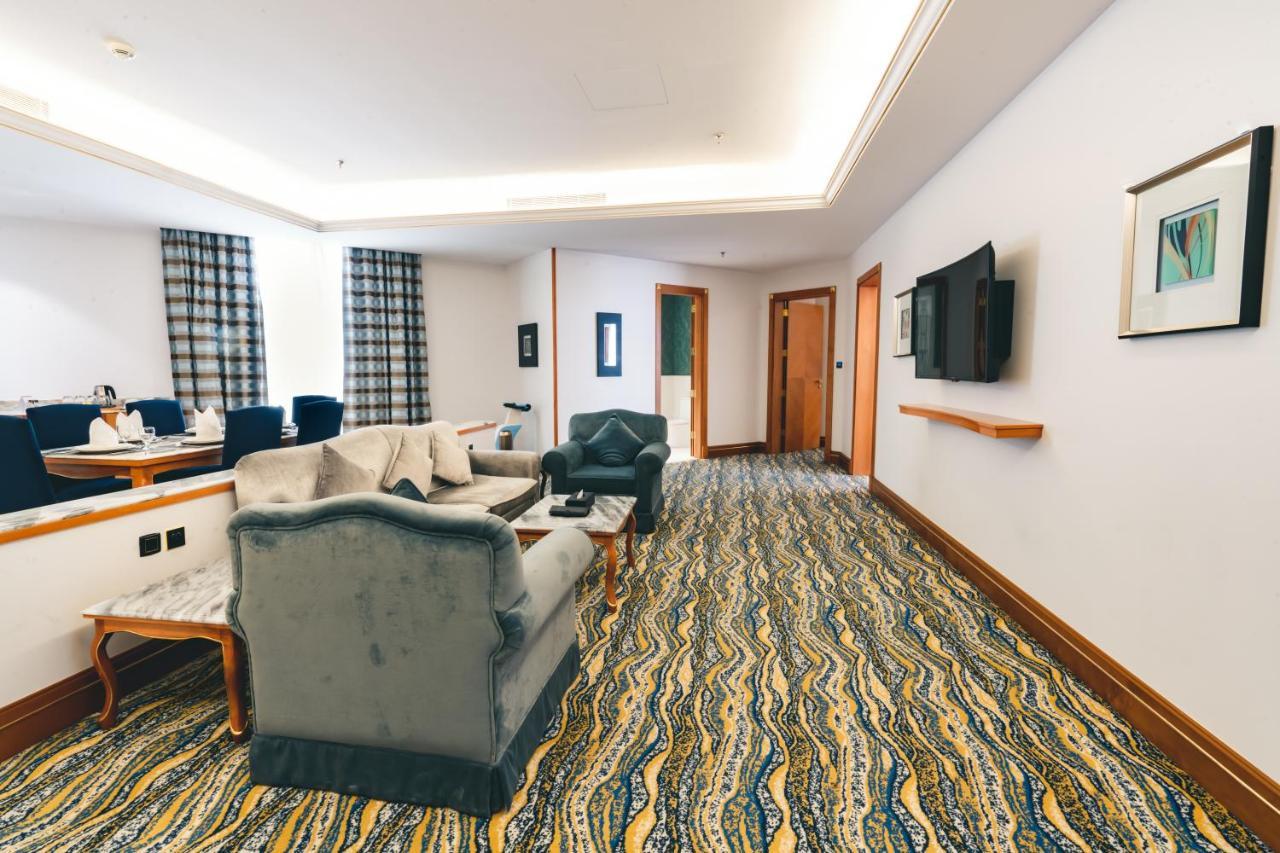Luxurious Family Suite