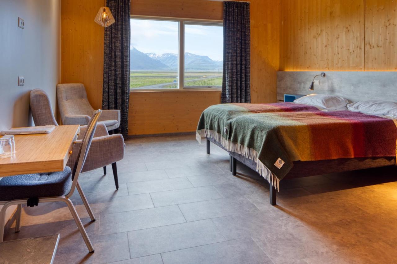 Double or Twin Room with Mountain View