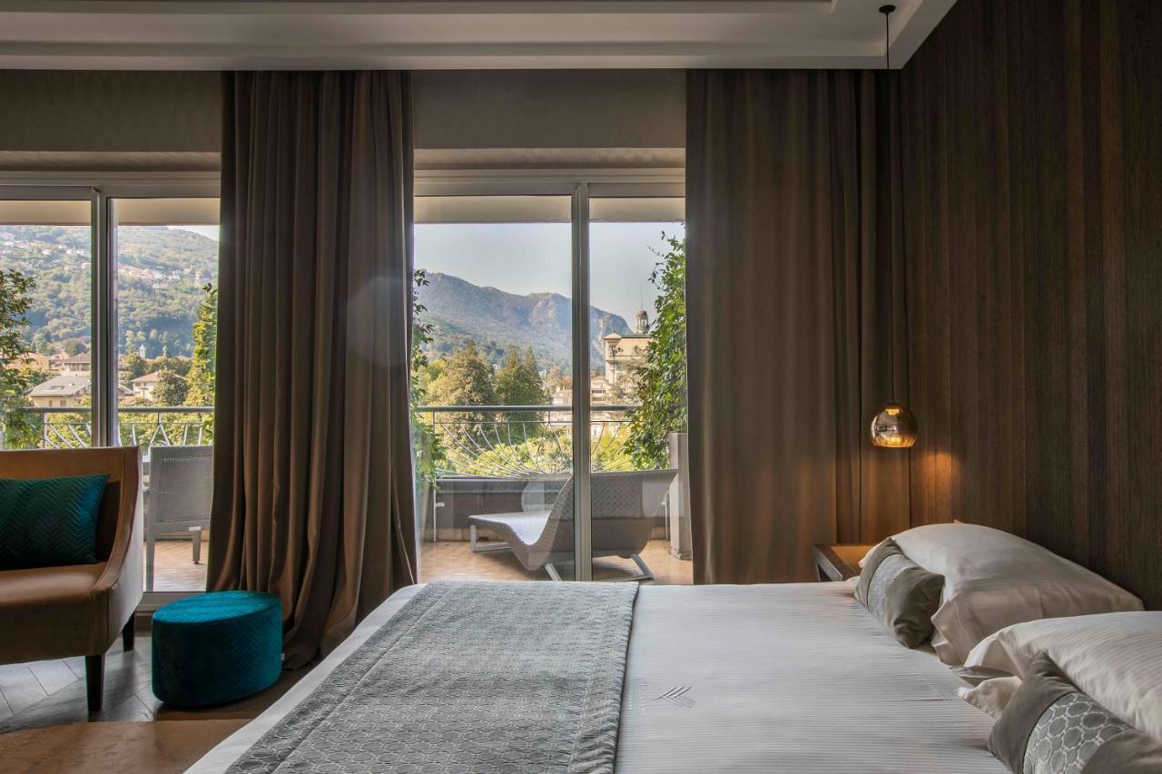 Junior Suite with Lake View