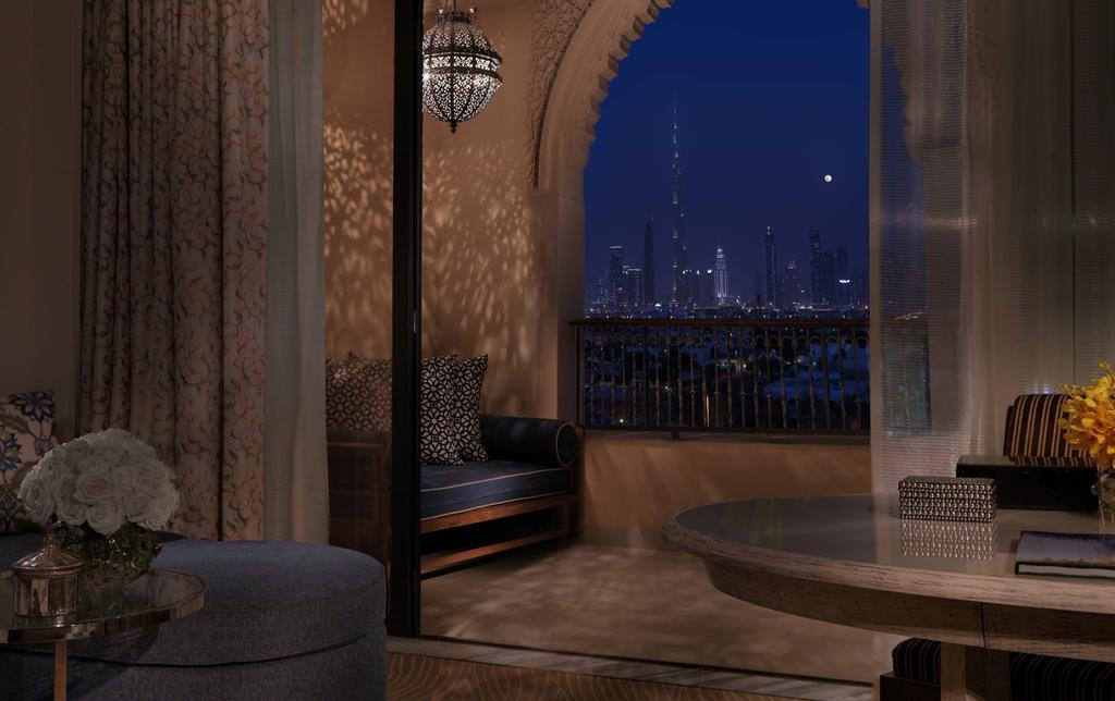 Camera King Dubai Premium Skyline