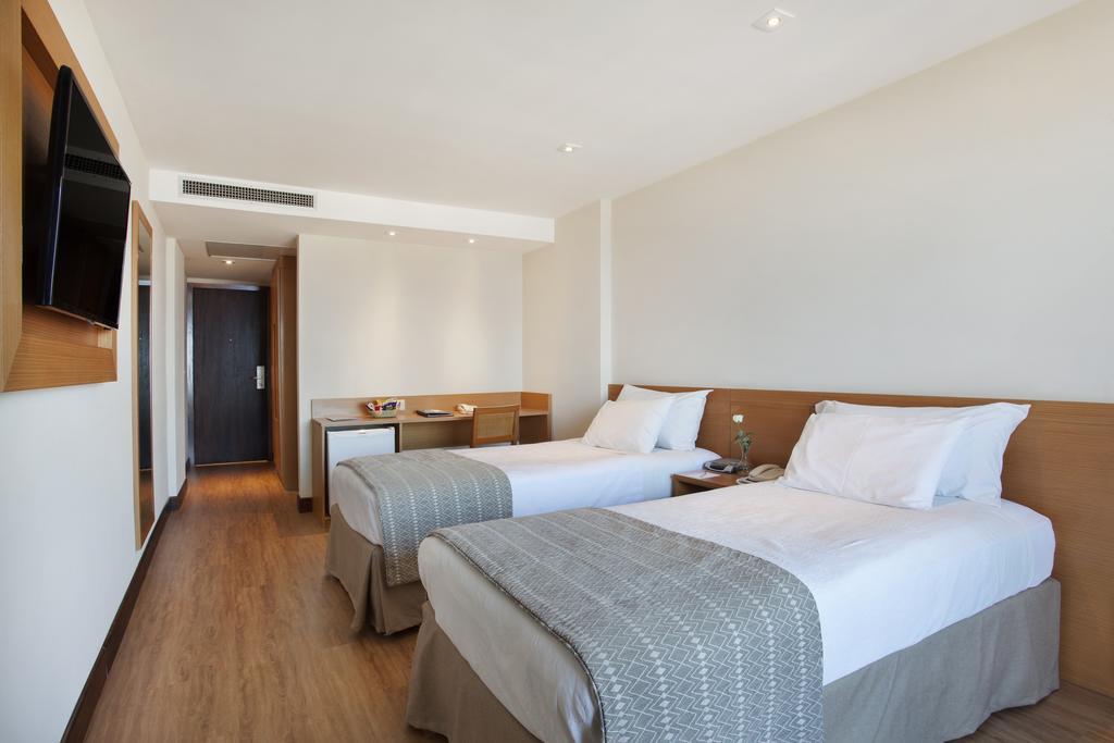Quarto Superior Executivo com 2 Camas de Solteiro