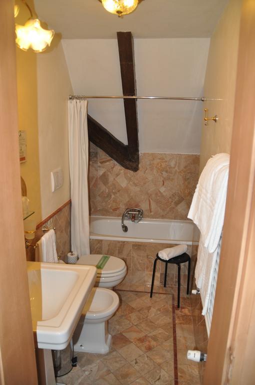 Double or Twin Room,112794756:JPEG