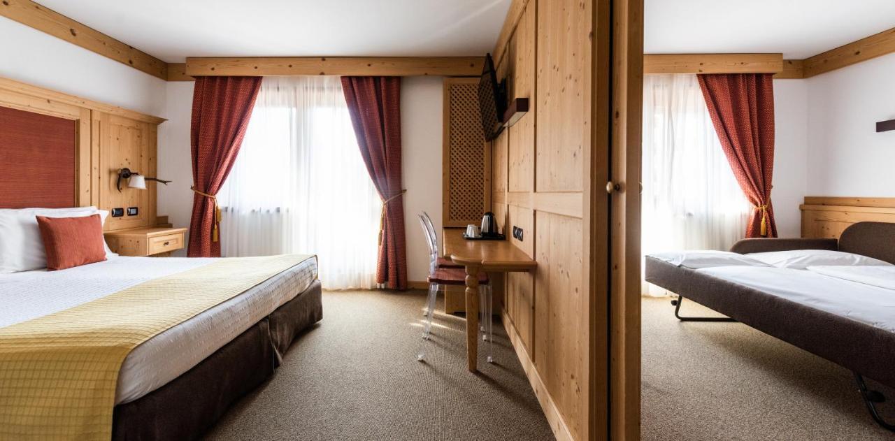 Junior Suite (4 Adults),1132483476:JPEG