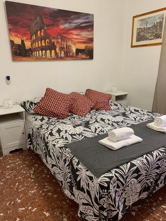 Tweepersoonskamer met Gedeelde Badkamer