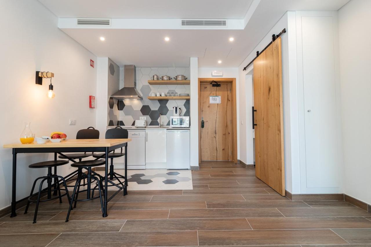 One-Bedroom Apartment,1139854171:JPEG