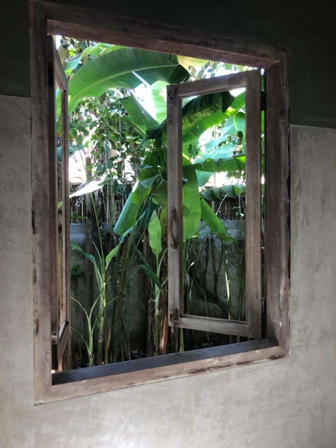 Suíte com Vista da Piscina e Jardim Privativo