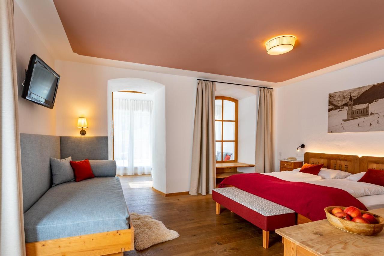 Familienzimmer mit Bergblick