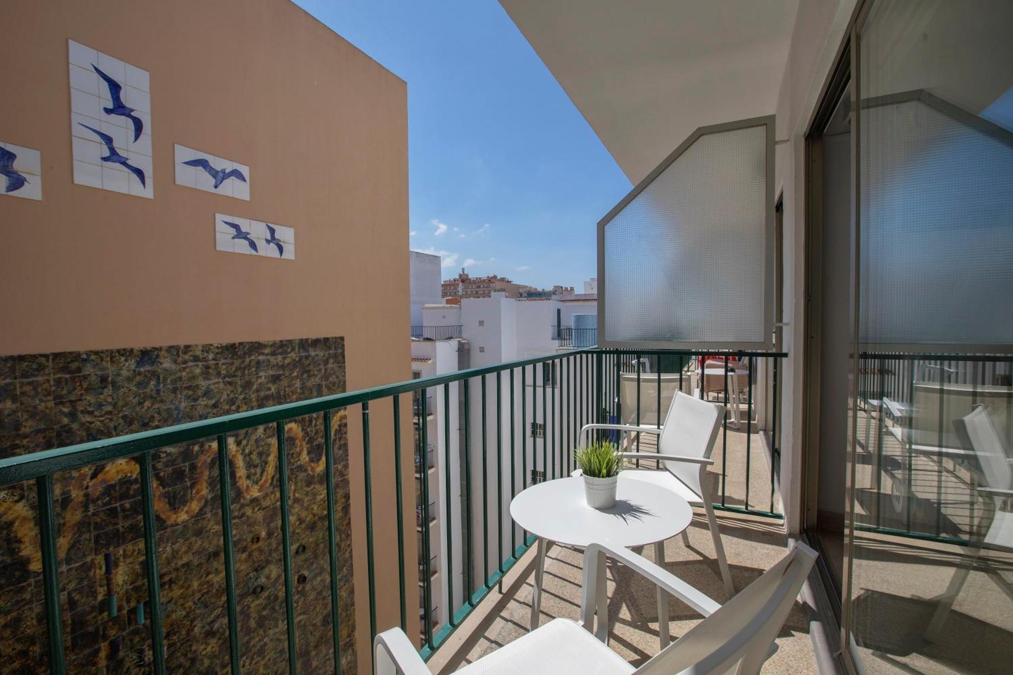 Zweibettzimmer mit Balkon