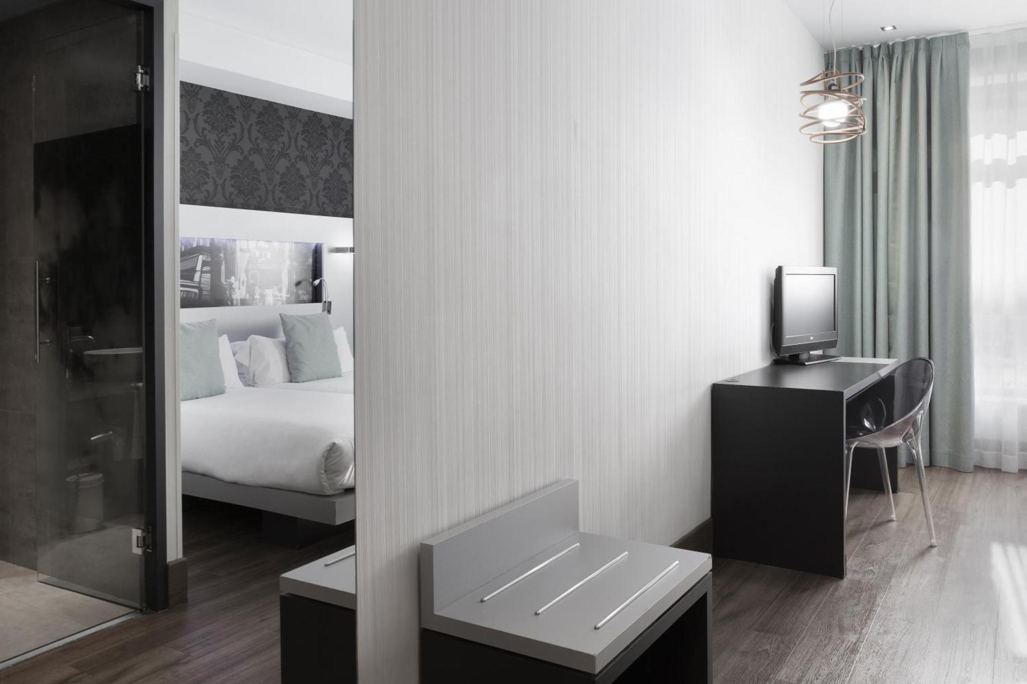 Chambre Double ou Lits Jumeaux (1-2 Adultes)
