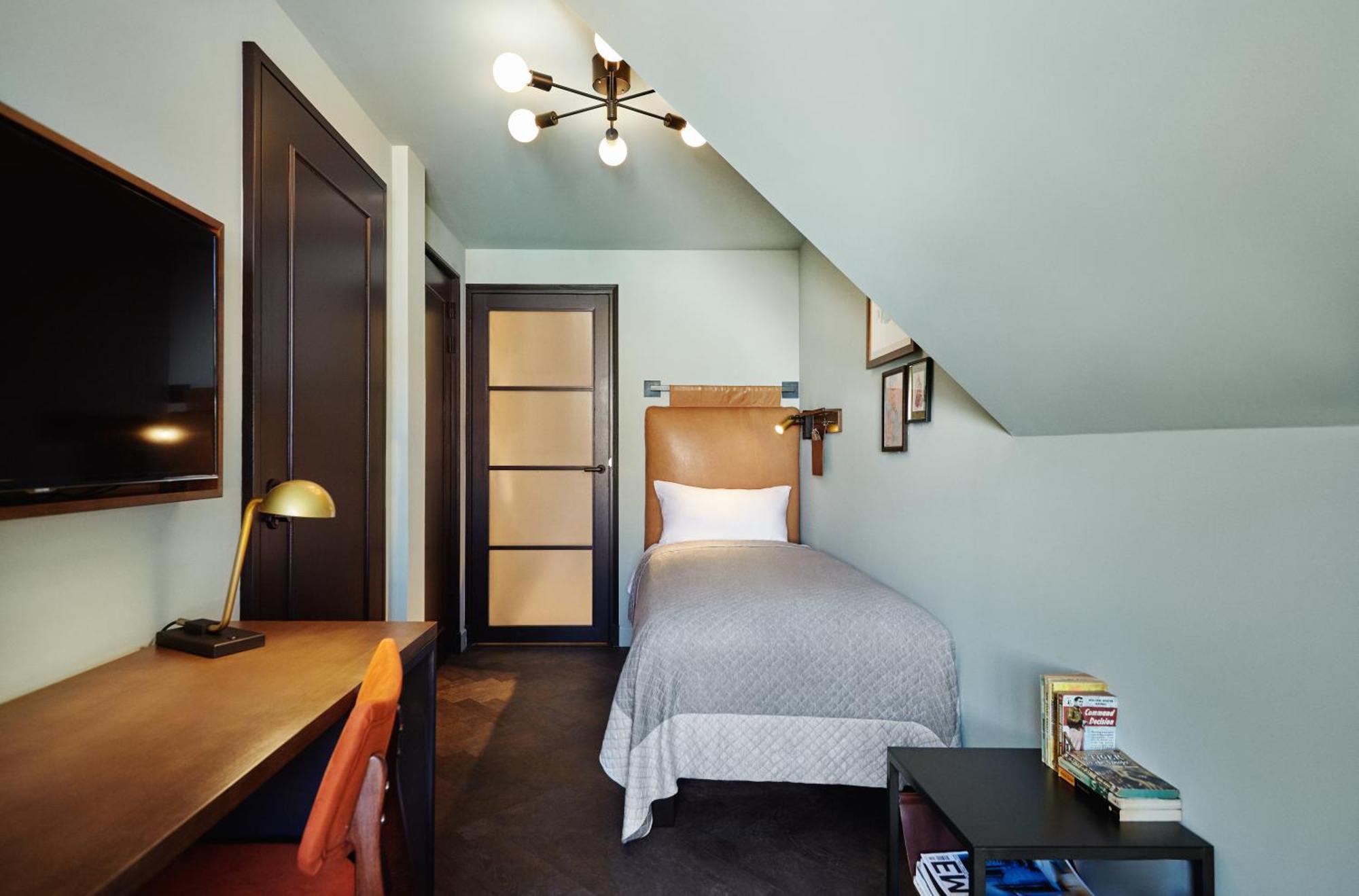 Single Room,1210184713:JPEG