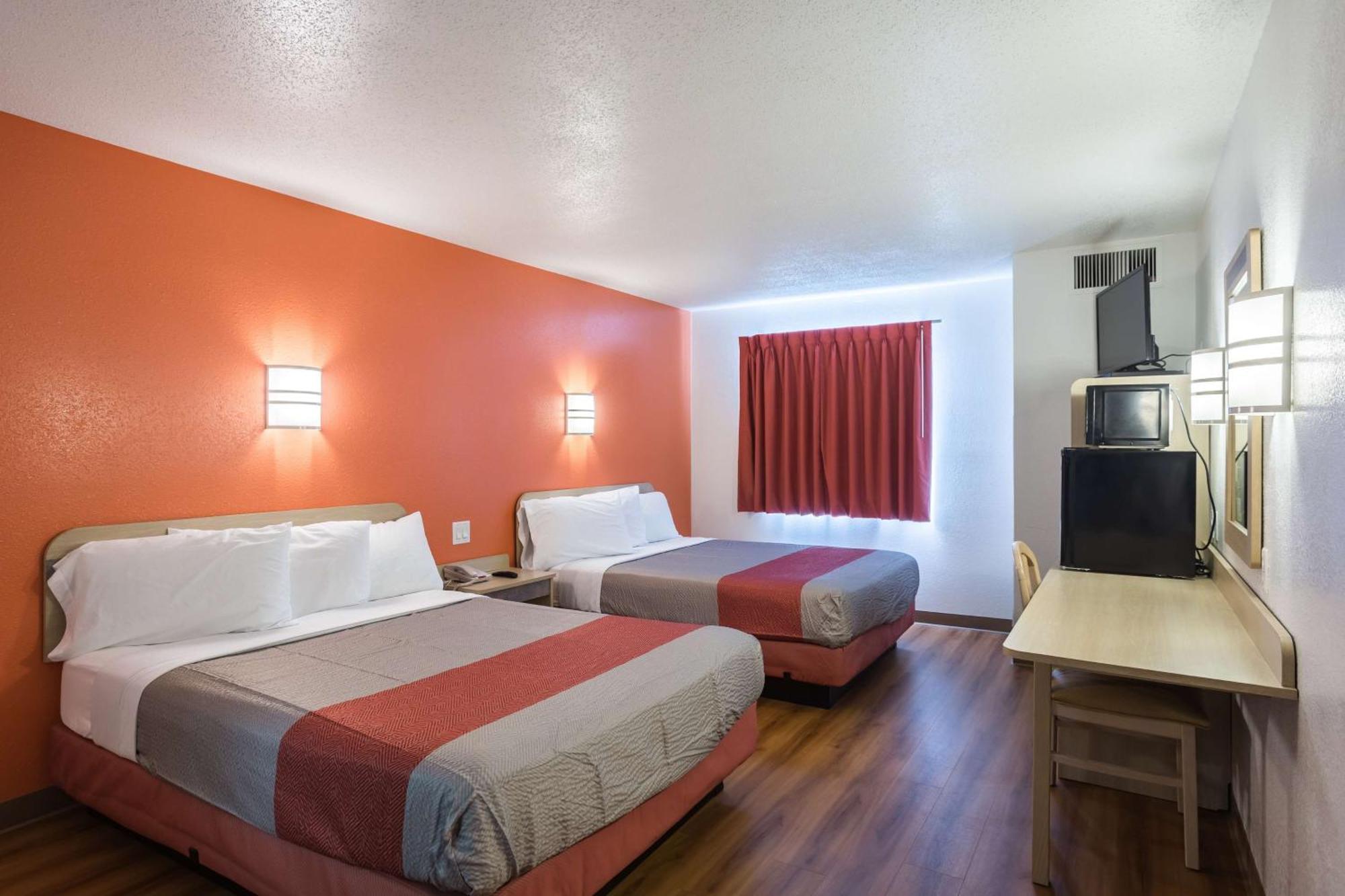 Queen Room Two Queen Beds Disability Access Roll Shower,1214442019:JPEG