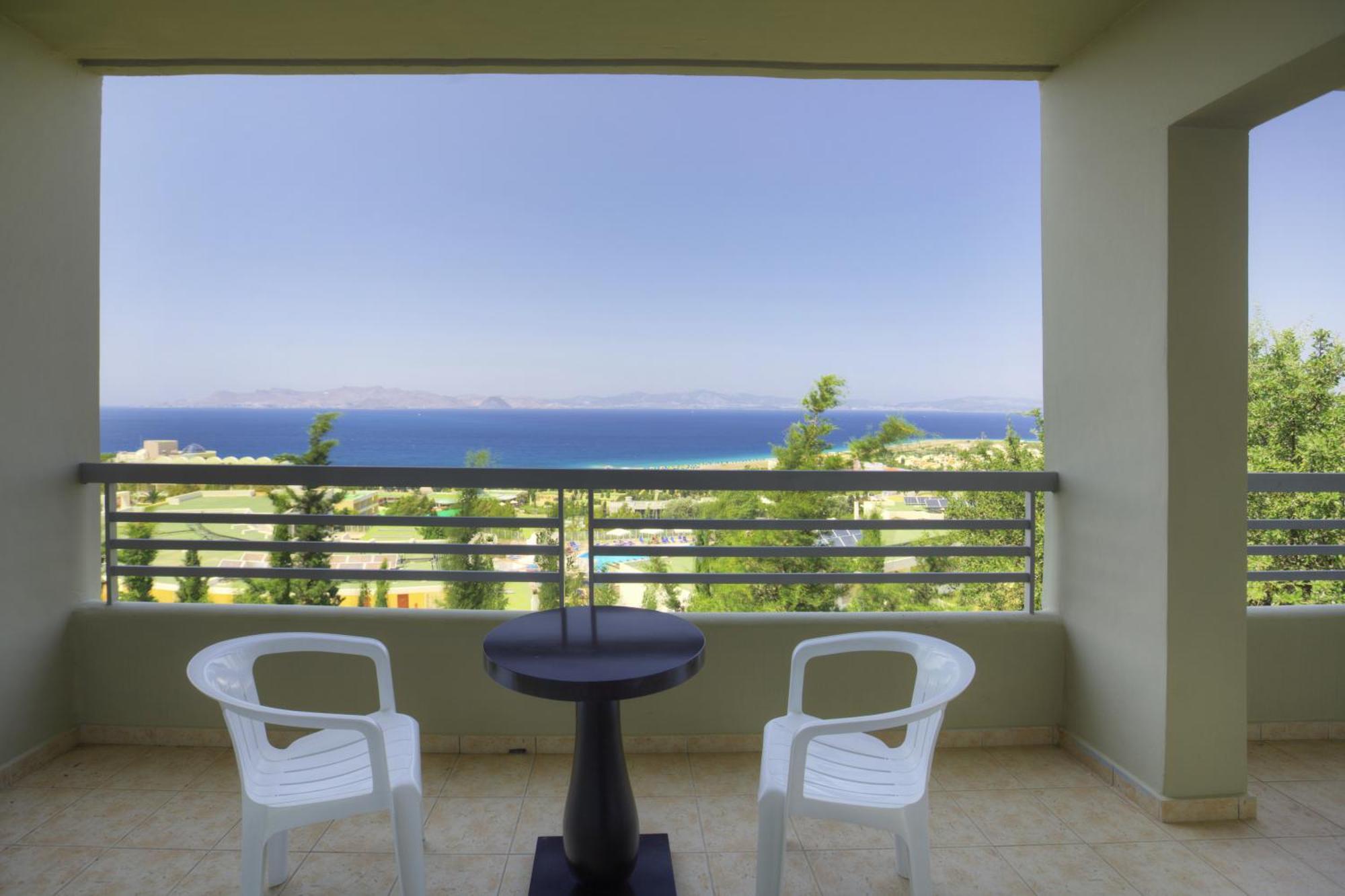 Family Room with Sea View (4 adults)