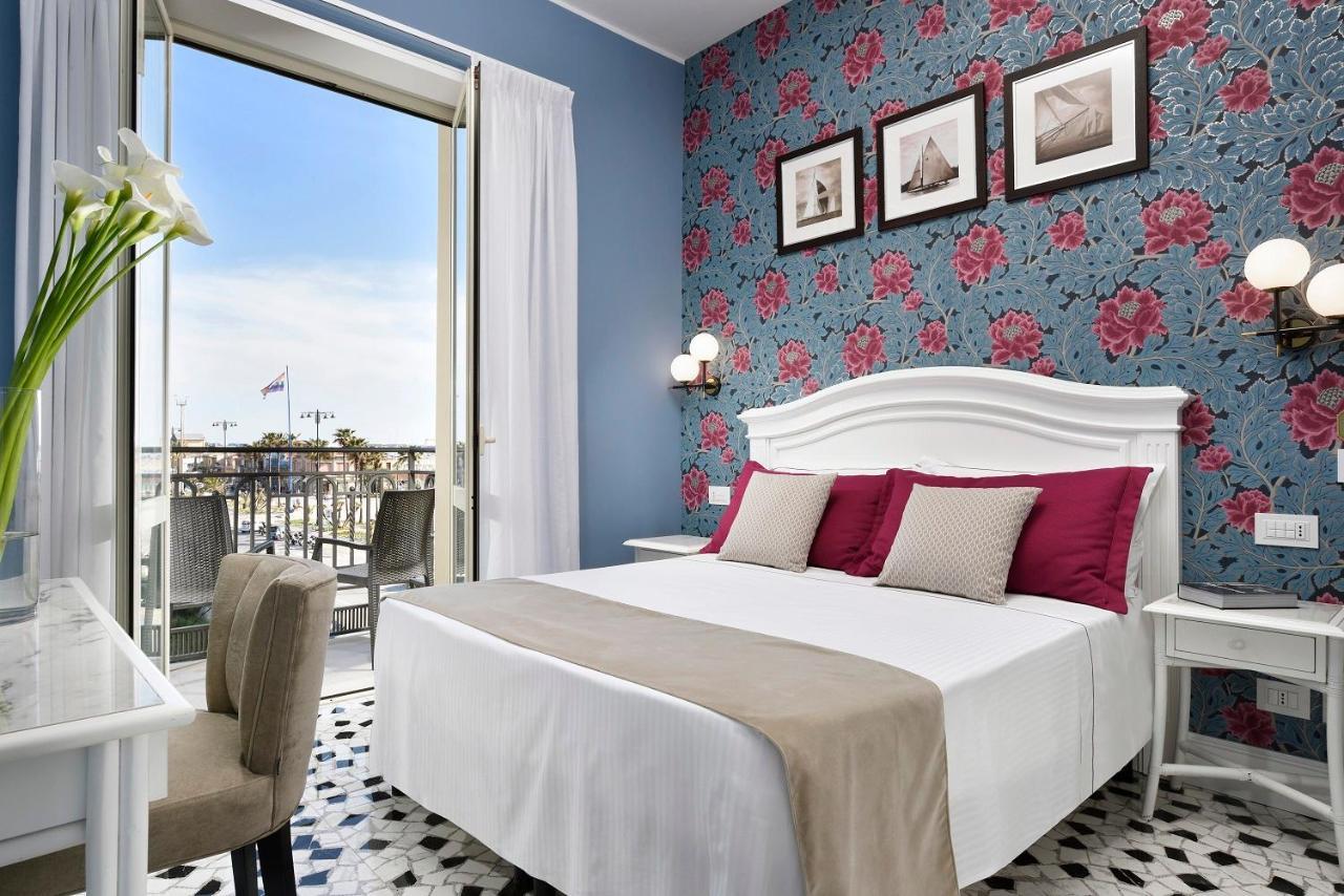 Tweepersoonskamer met 1 of 2 Bedden met Gedeeltelijk Uitzicht op Zee en Balkon