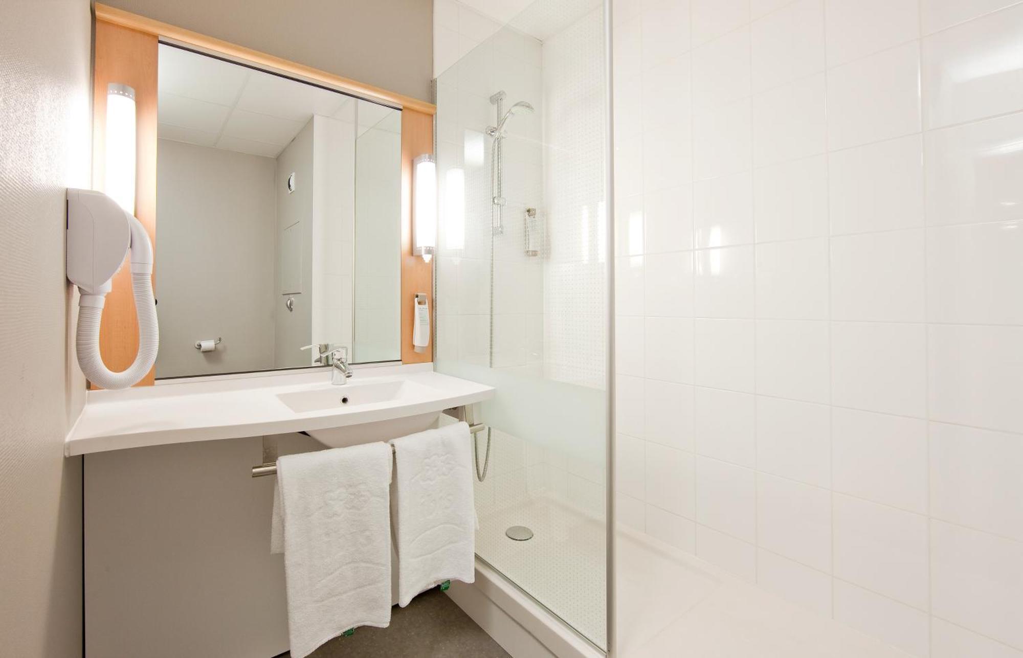 Chambre Double Standard avec 2 Lits Doubles
