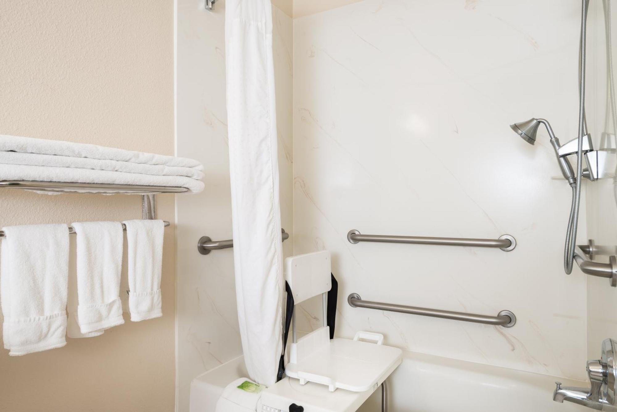 Queen Room Two Queen Beds Mobility Access Tub or Non-Smoking