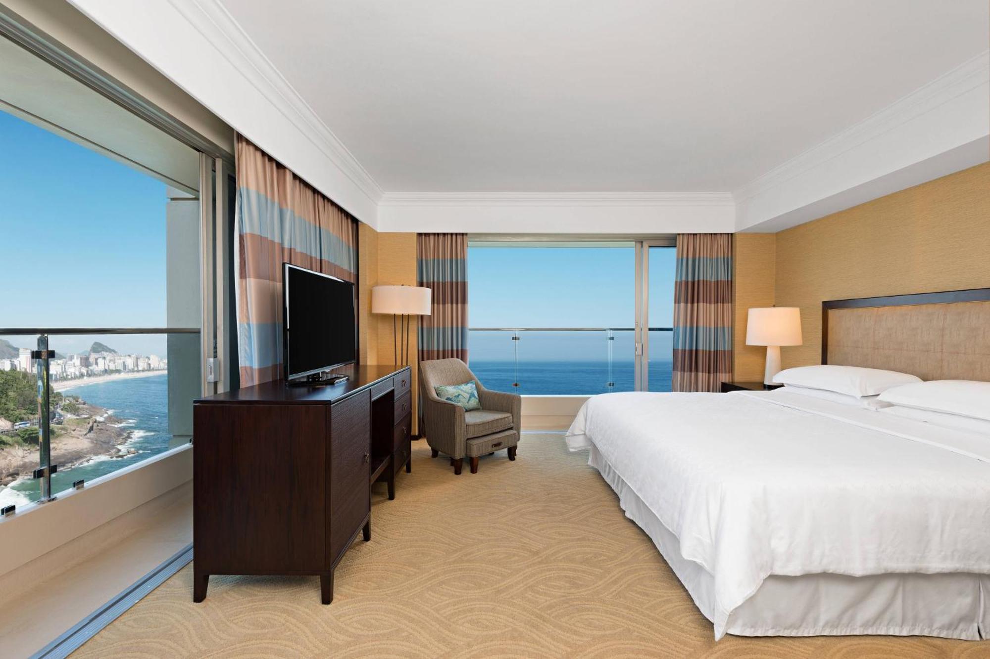 Suite Clube com 1 Cama King-size e Vista Mar Frontal - Piso Clube