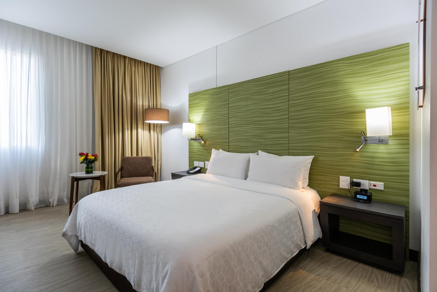 Standard Queen Room