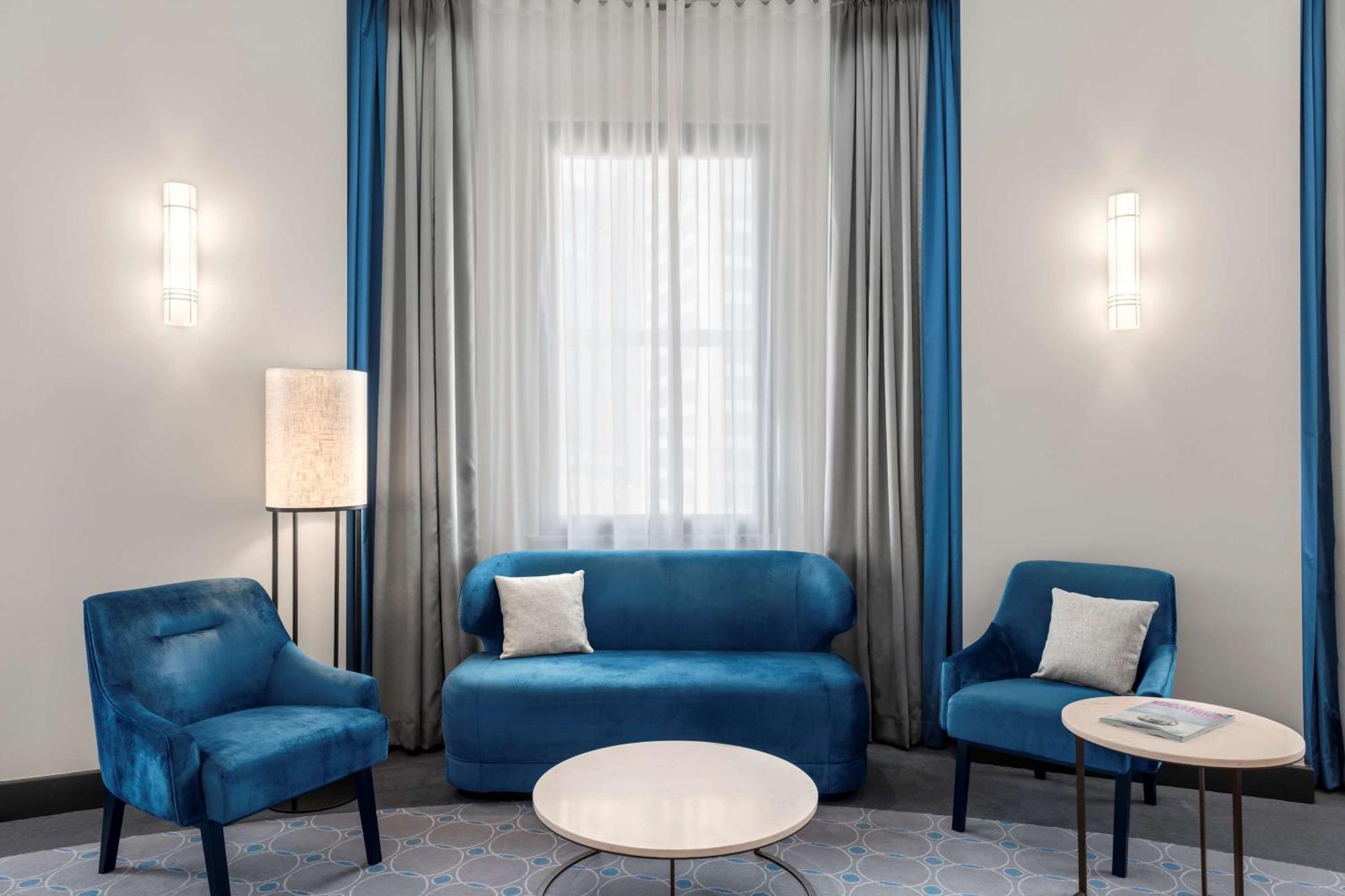 Suite Paradox tipo estudio con 1 cama extragrande y acceso al spa
