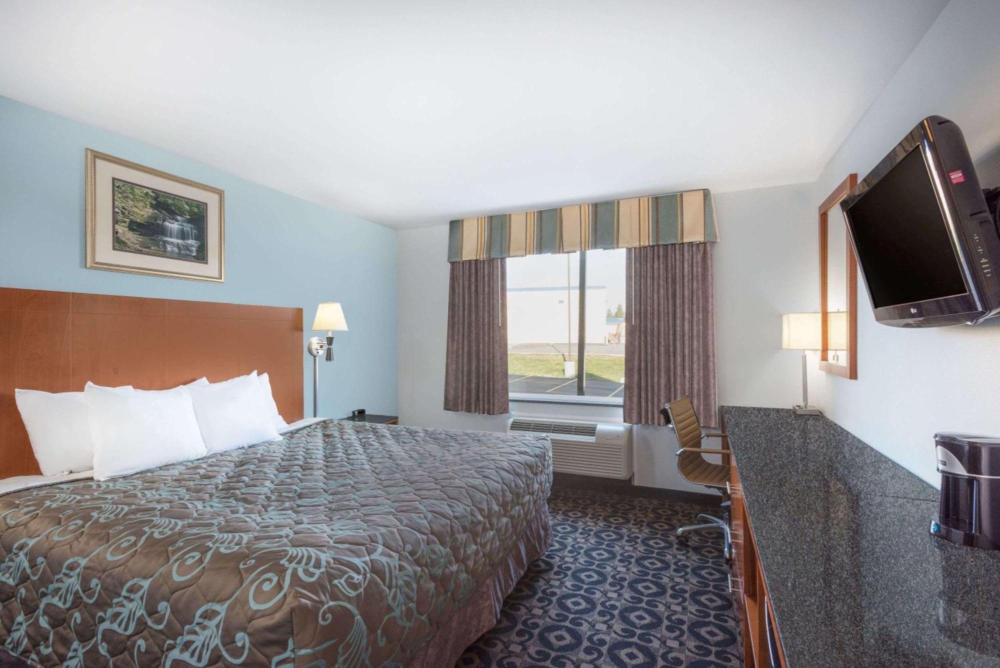 King Room - Disability Access - Non-Smoking