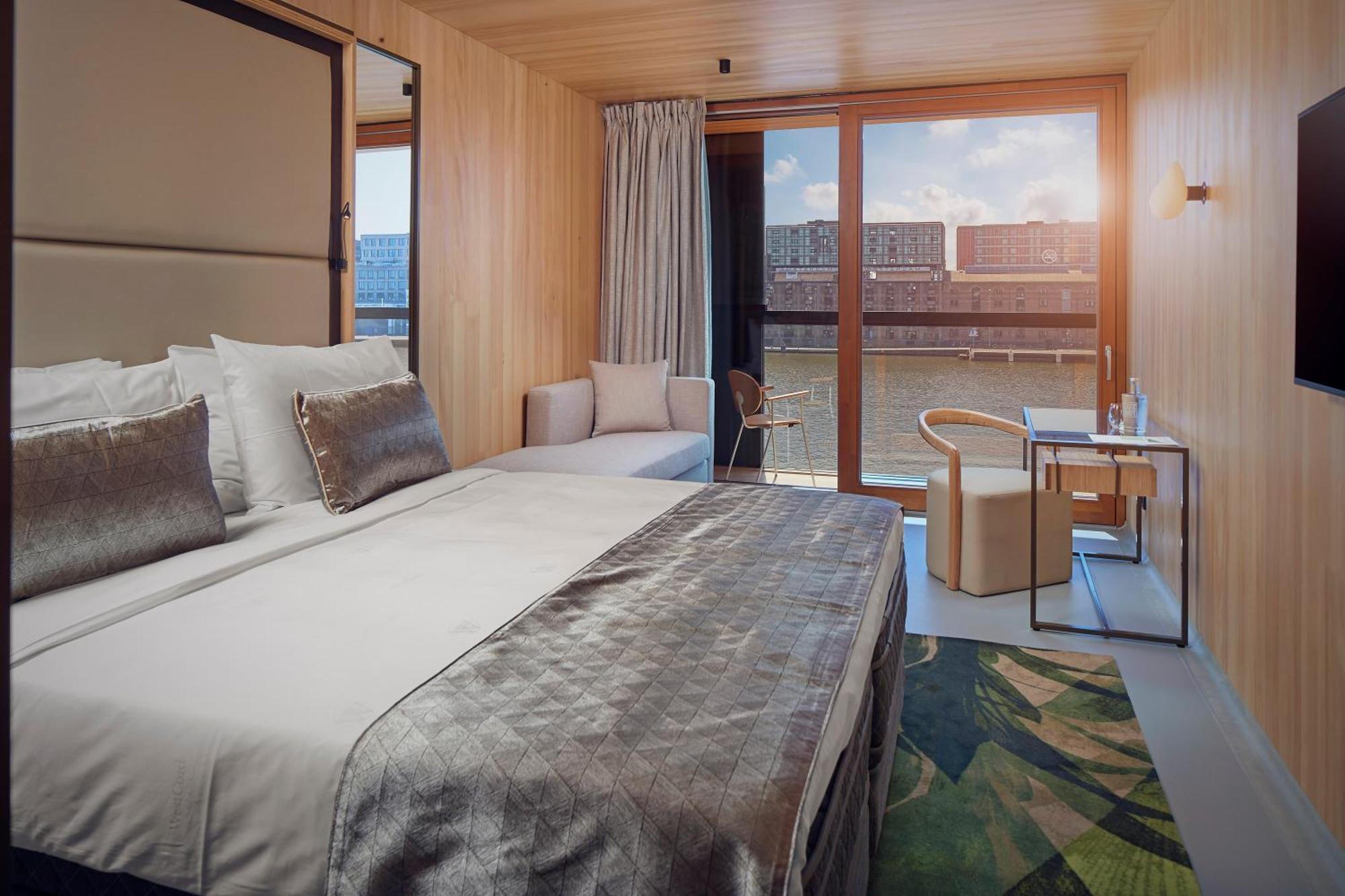 Waterfront Superior Kamer met Douche en Balkon