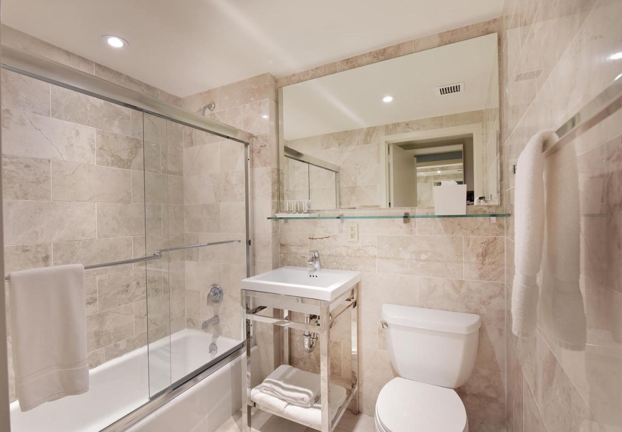 Suite Premium avec 2 Lits Doubles et Balcon