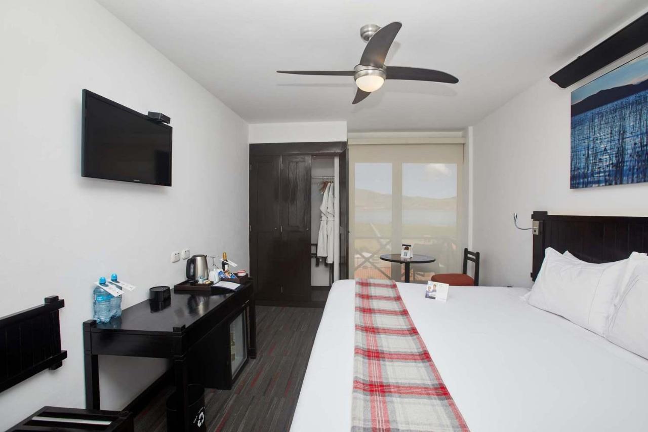 Superior King Room Lake View,1268254369:JPEG