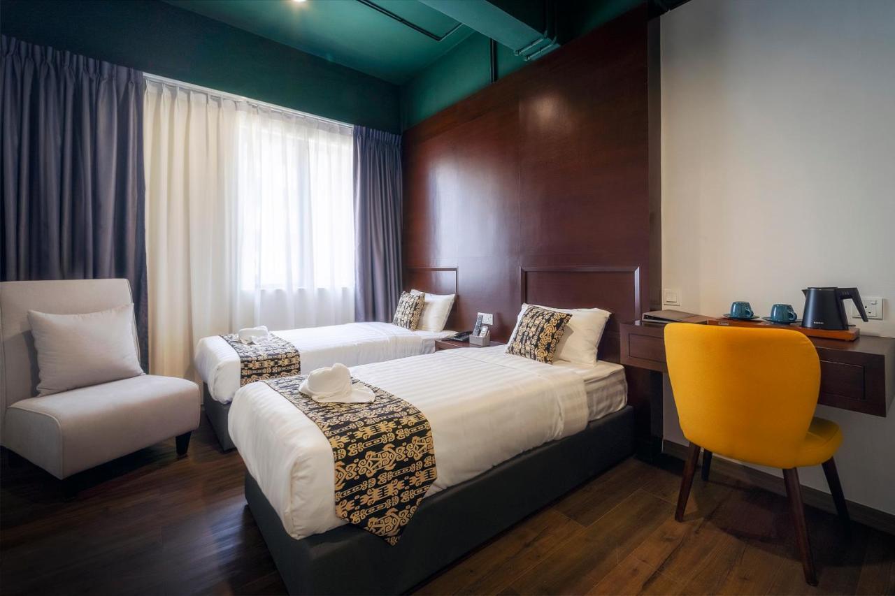 Deluxe Twin Room with Entertainment Channels