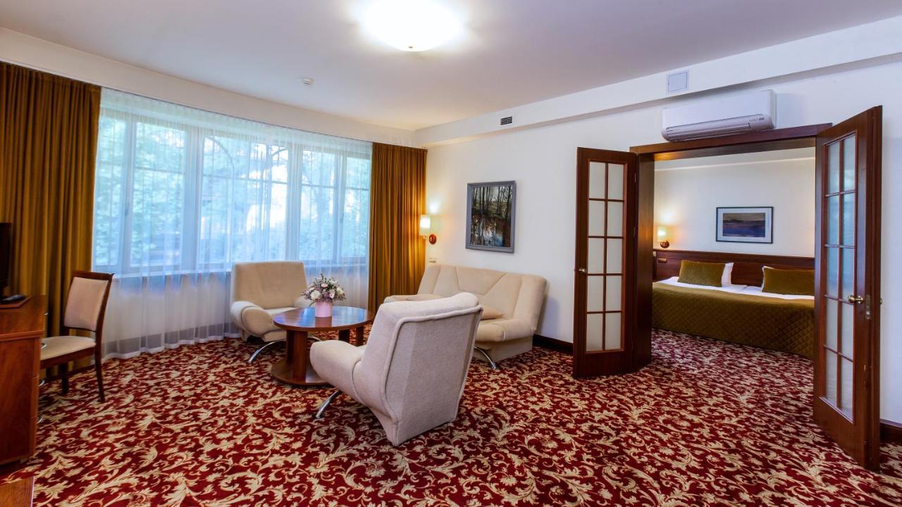 Suite with Sauna and Jacuzzi access
