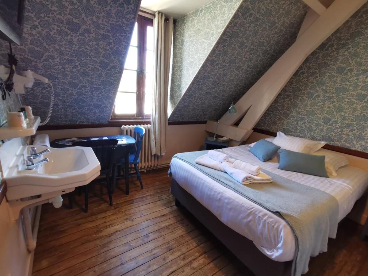 Double Room with Shared Bathroom