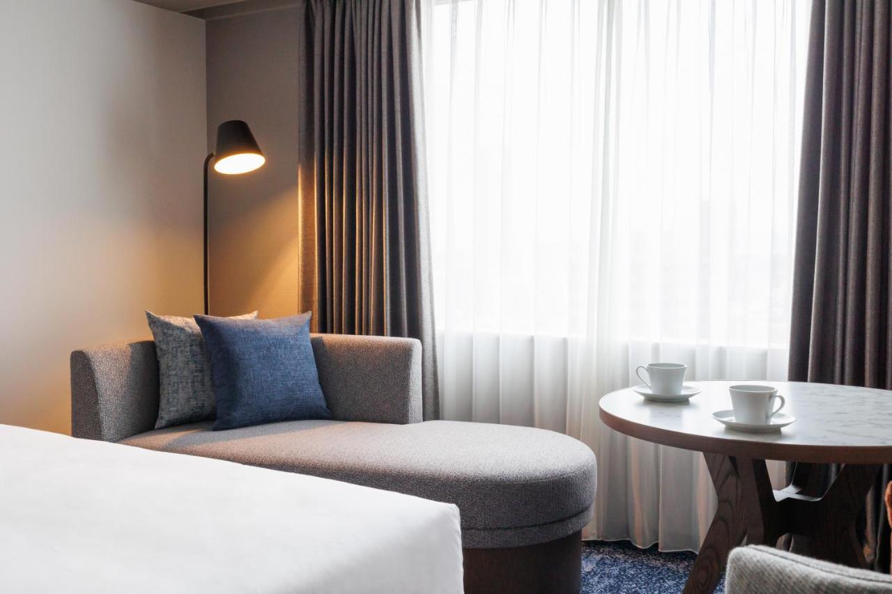 Premium-Zimmer mit 2 Einzelbetten und Zugang zur Lounge