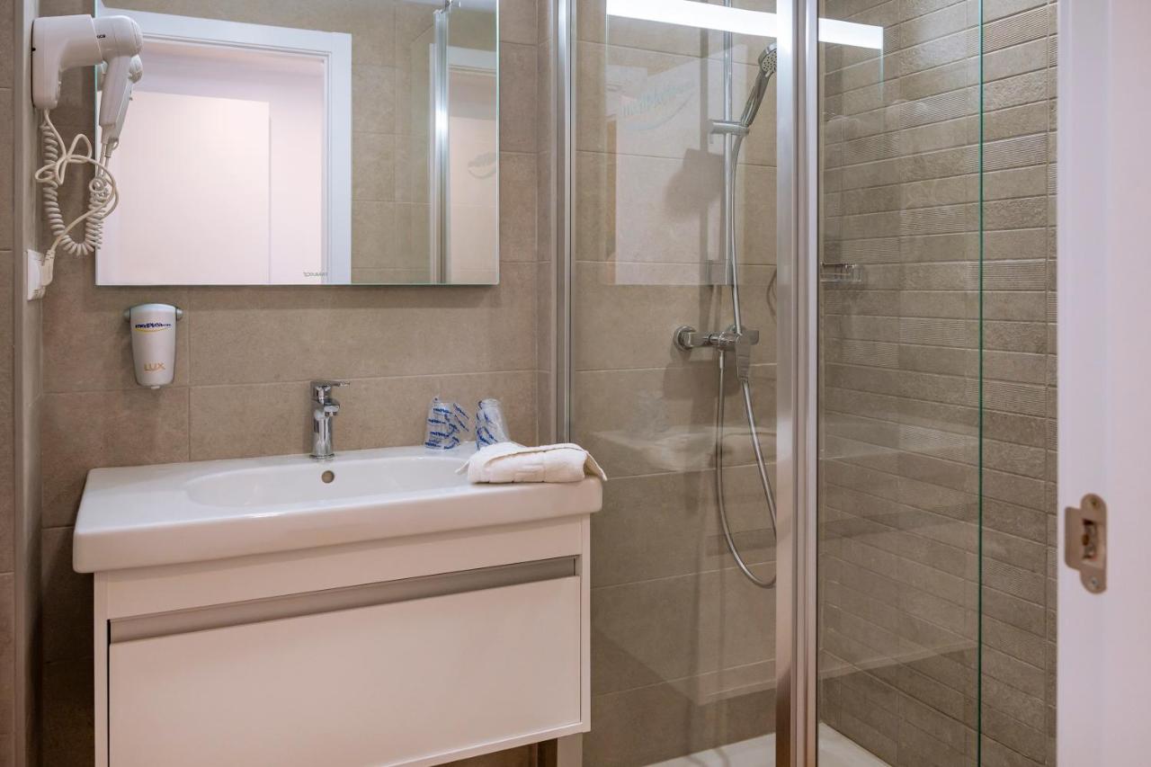 Quarto Duplo com Terraço (2 Adultos + 1 Criança)