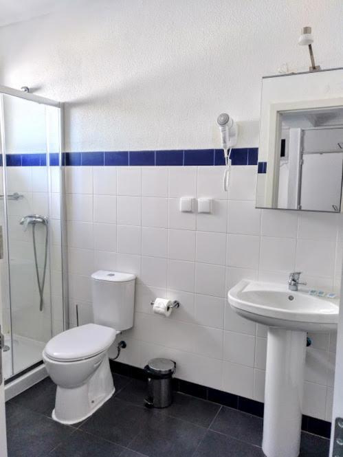 Quarto com 2 Camas de Solteiro e Varanda