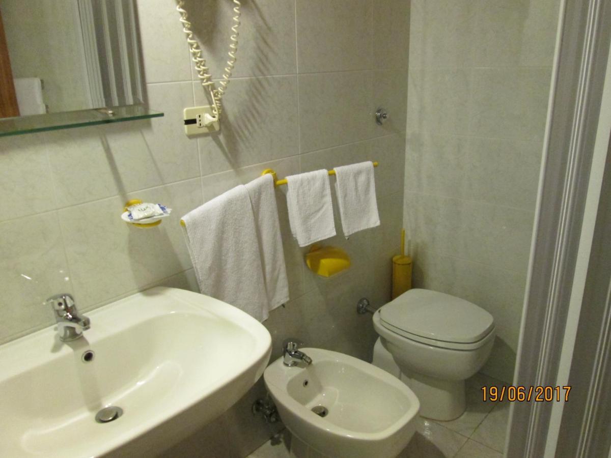 Single Room,48392989:JPEG