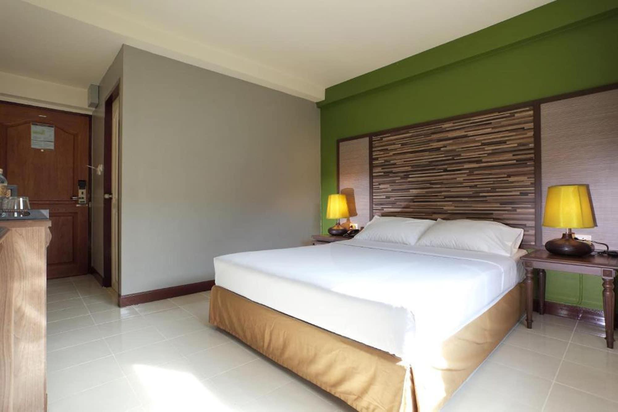 Deluxe Double Room,735867421:JPEG