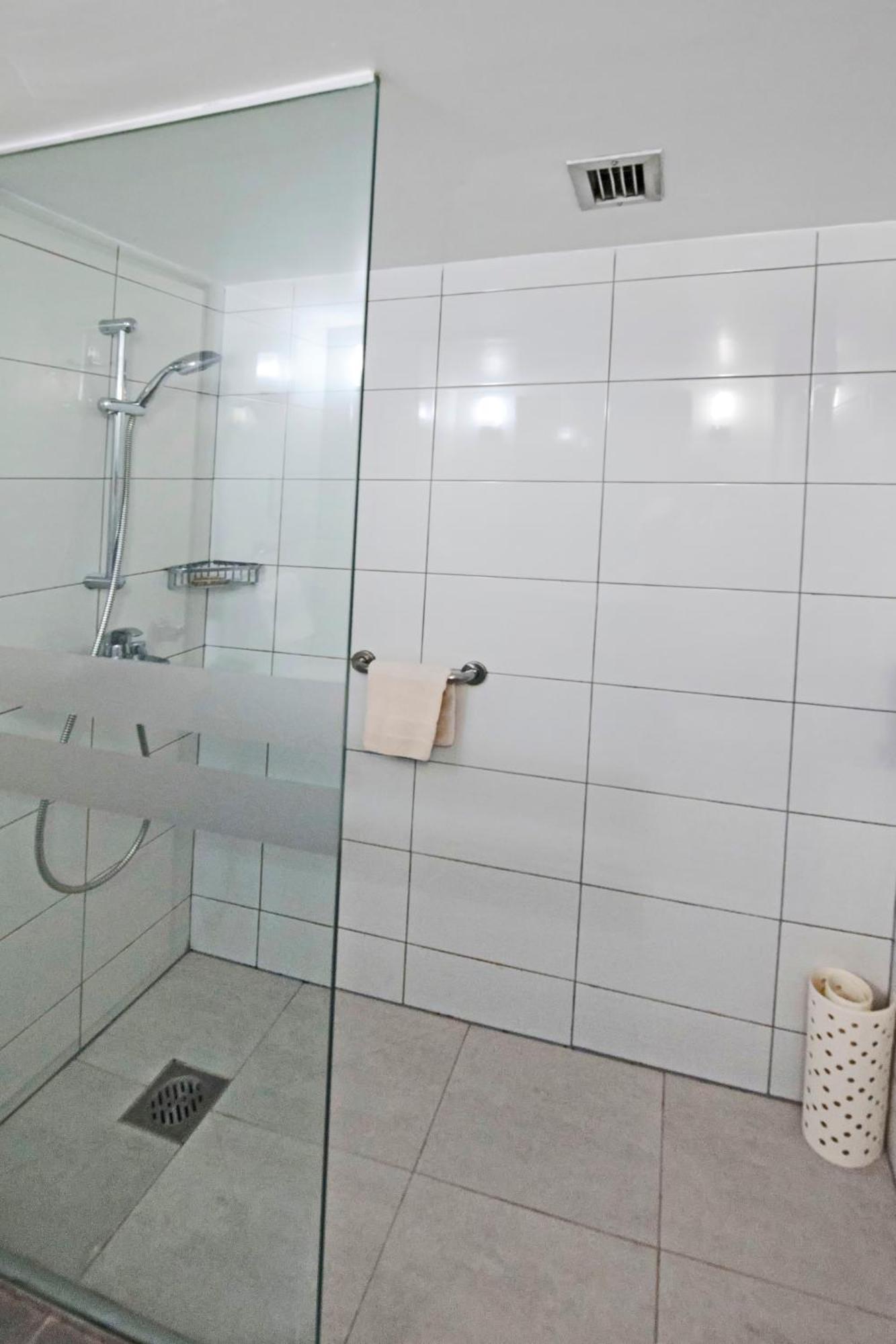 Standard Twin Room with Pool View,1682927936:JPEG