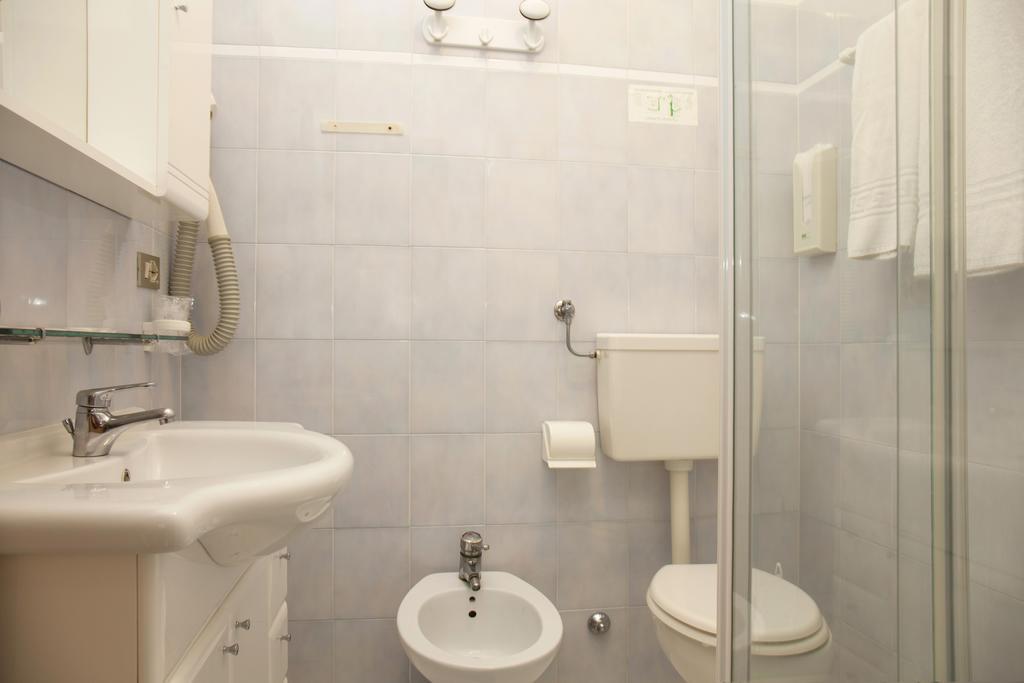 Standard Double Room,665747685:JPEG