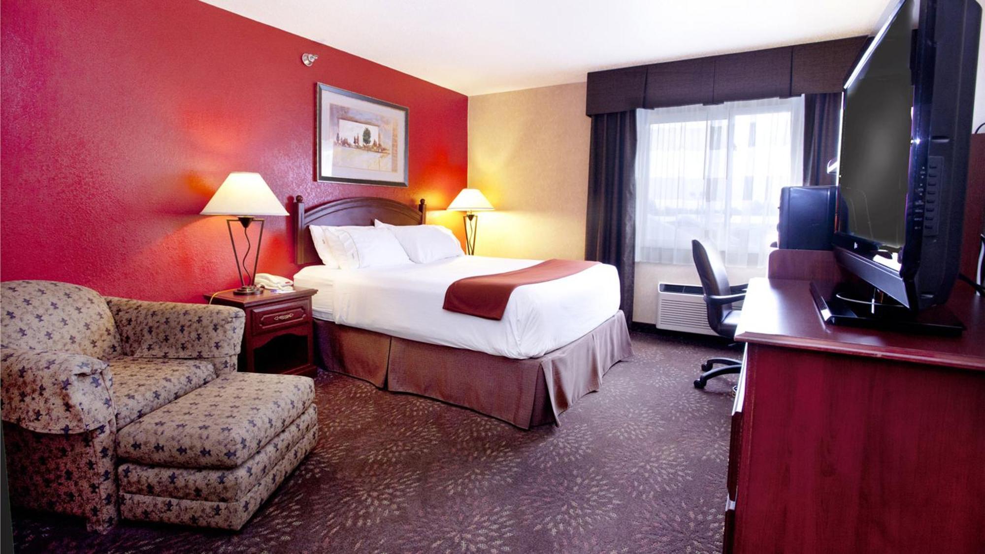 Queen Room - Hearing Accessible