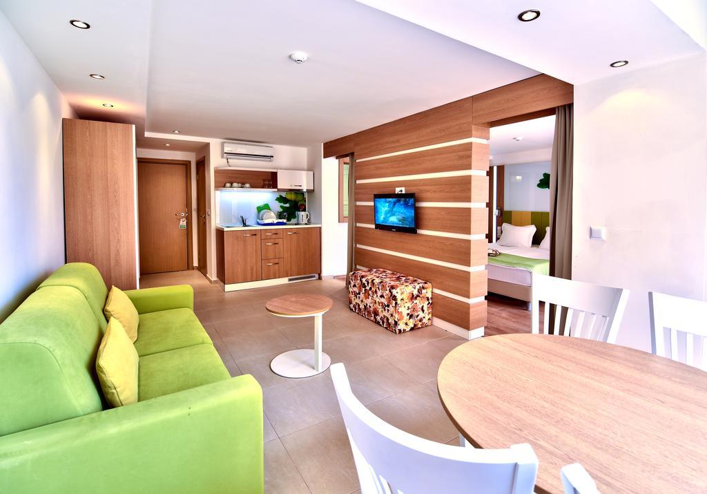 Standard Studio with Balcony ( 2 Adults ) - Paid Parking