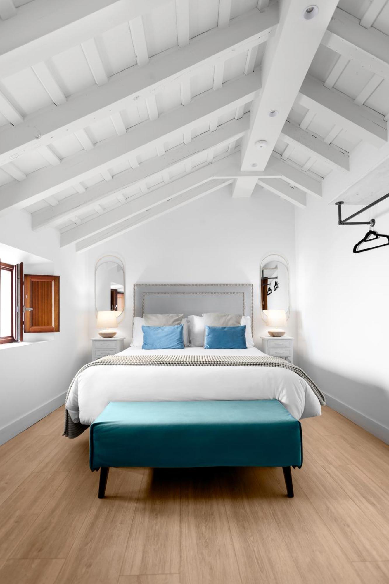 Standard Double Room,1499693140:JPEG