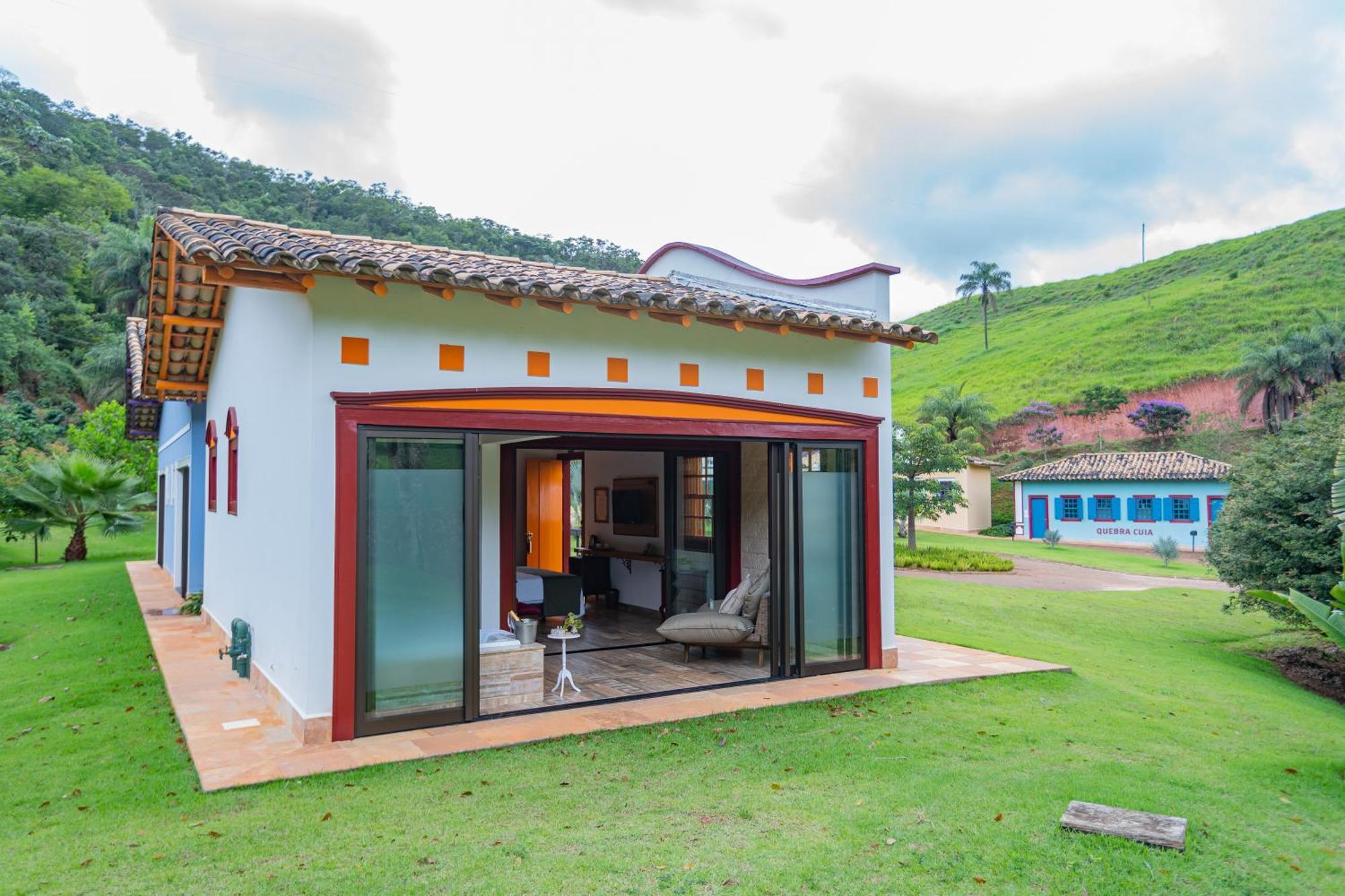 Quarto Duplo com Banheira de Hidromassagem