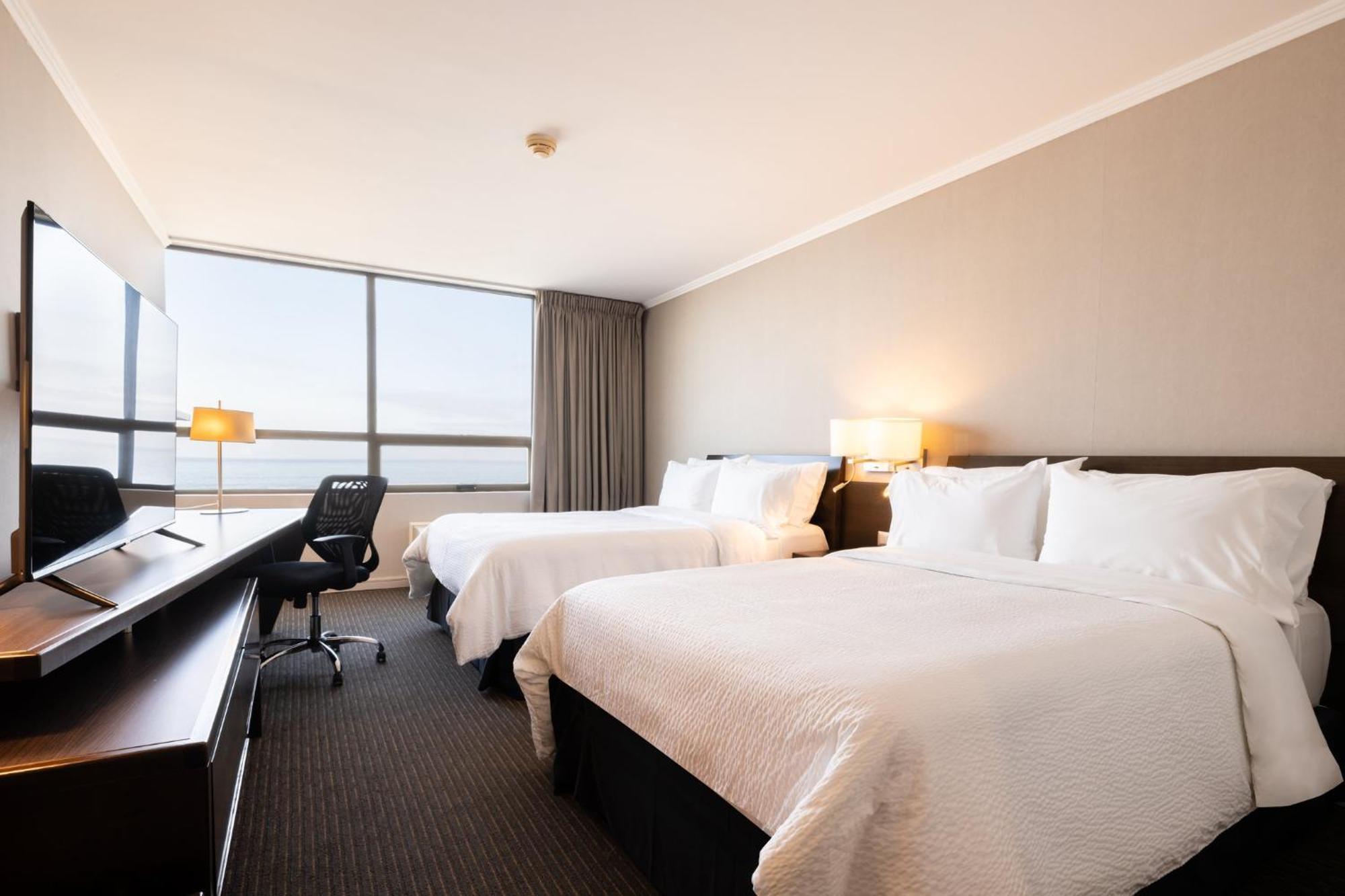 Quarto Queen com 2 Camas Queen-Size e Vista do Mar - Não-Fumante