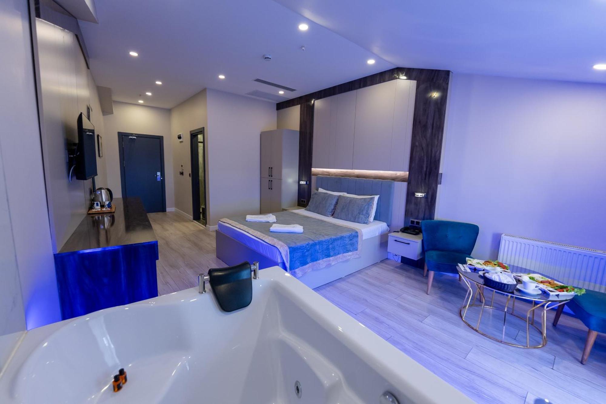 Deluxe Double Room with Balcony