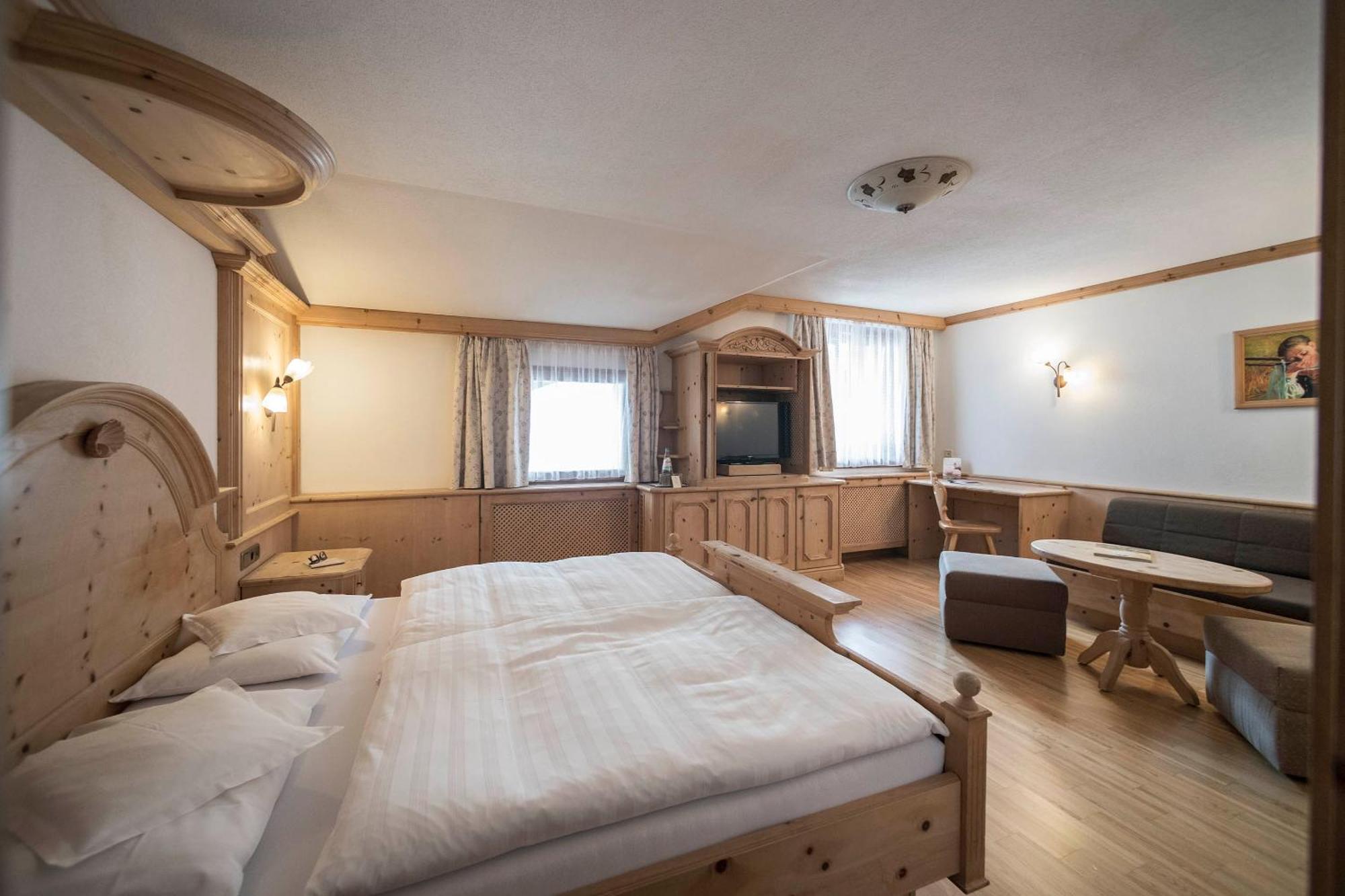 Standard Queen Room