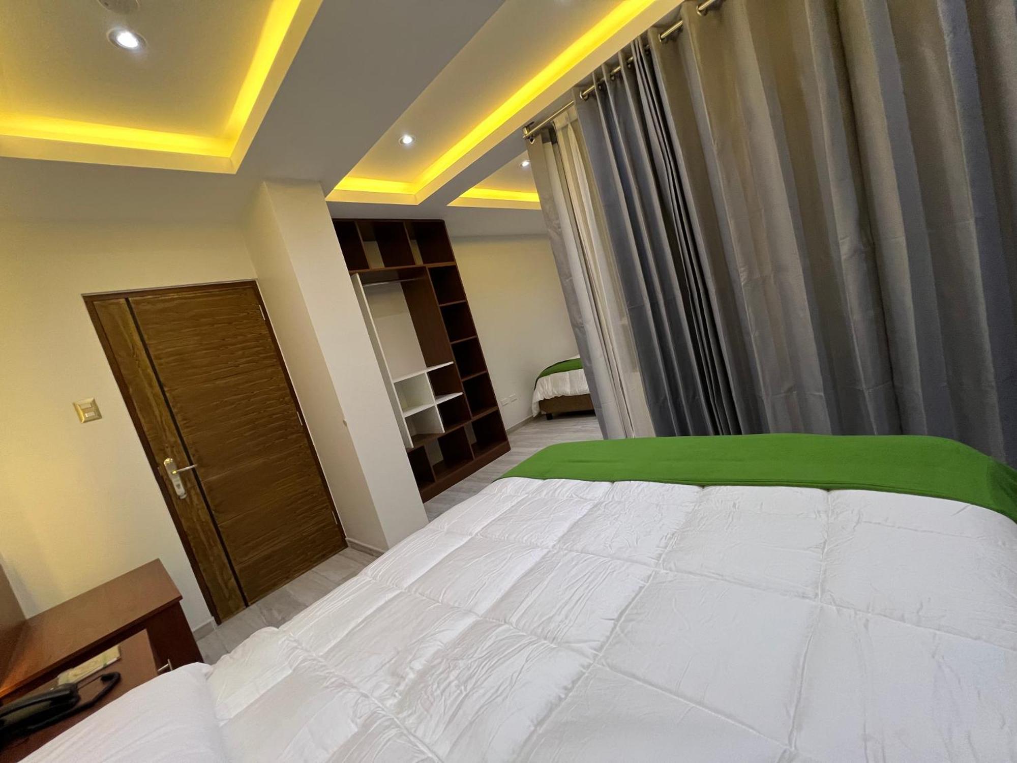 Quarto com 2 Camas de Solteiro
