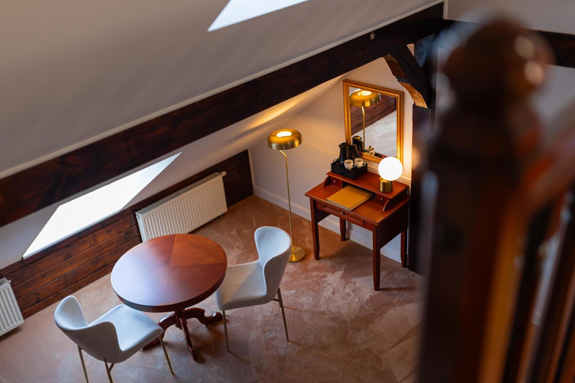 Dreibettzimmer mit Badewanne