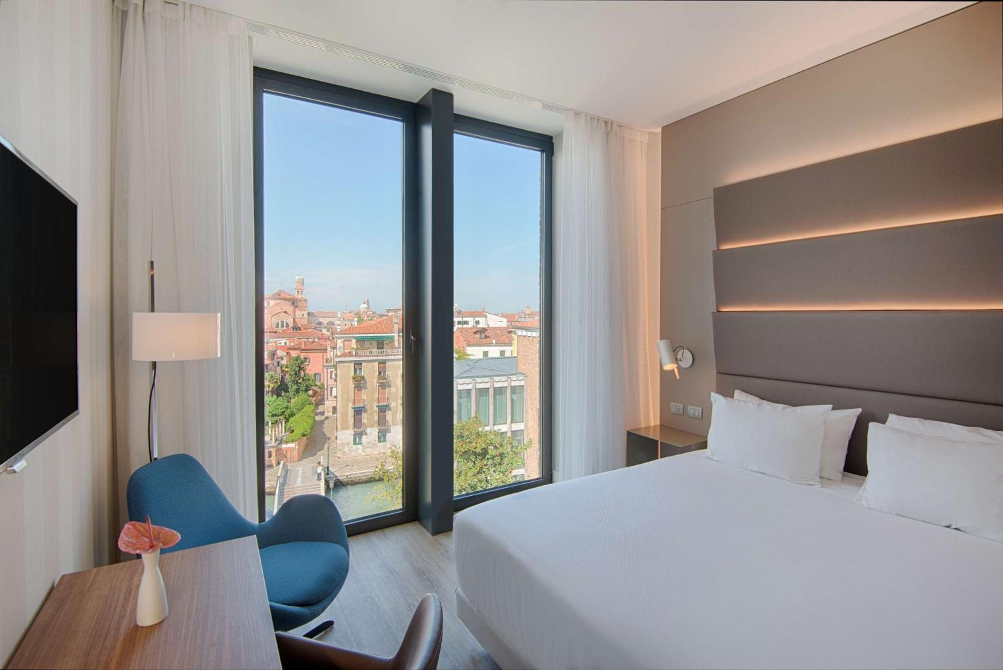 Superior Double or Twin Room Canal View,1645693773:JPEG