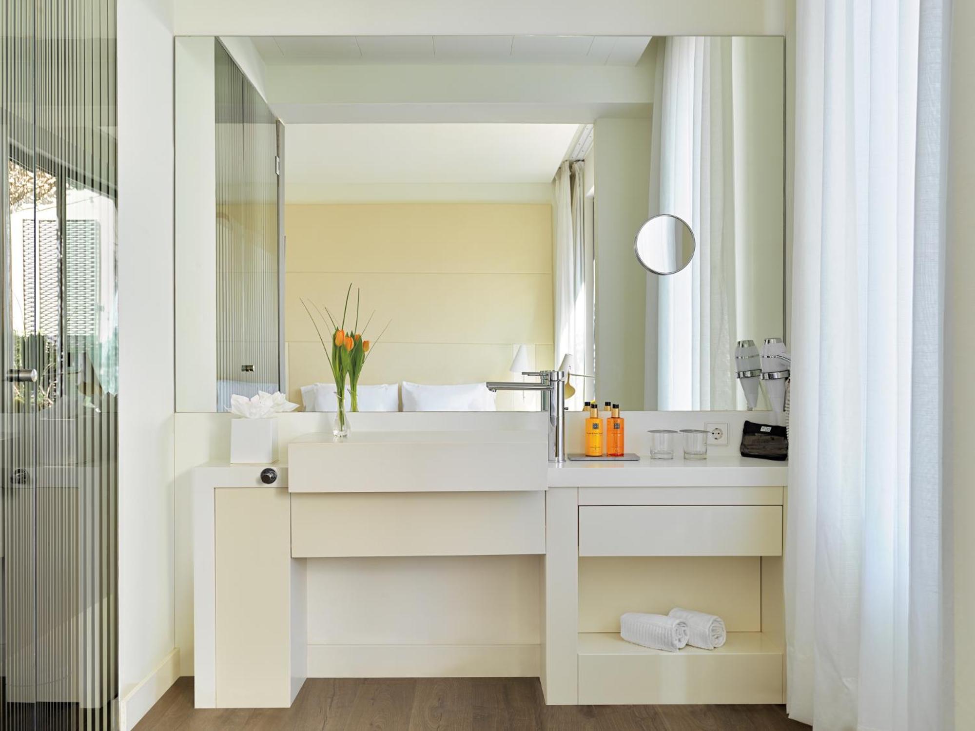 Junior Suite,1551123580:JPEG