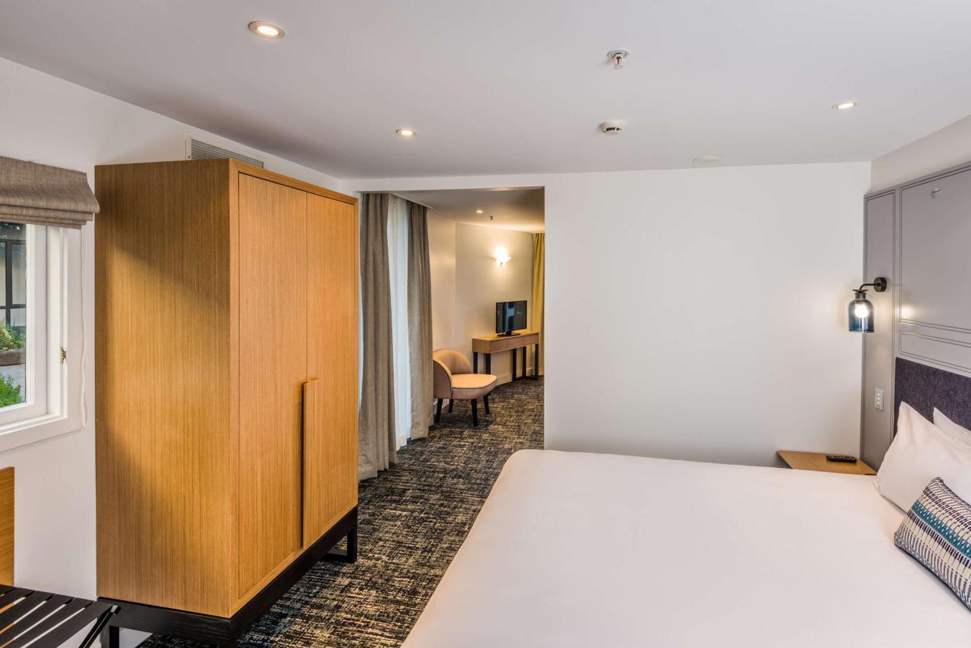 One-Bedroom King Suite