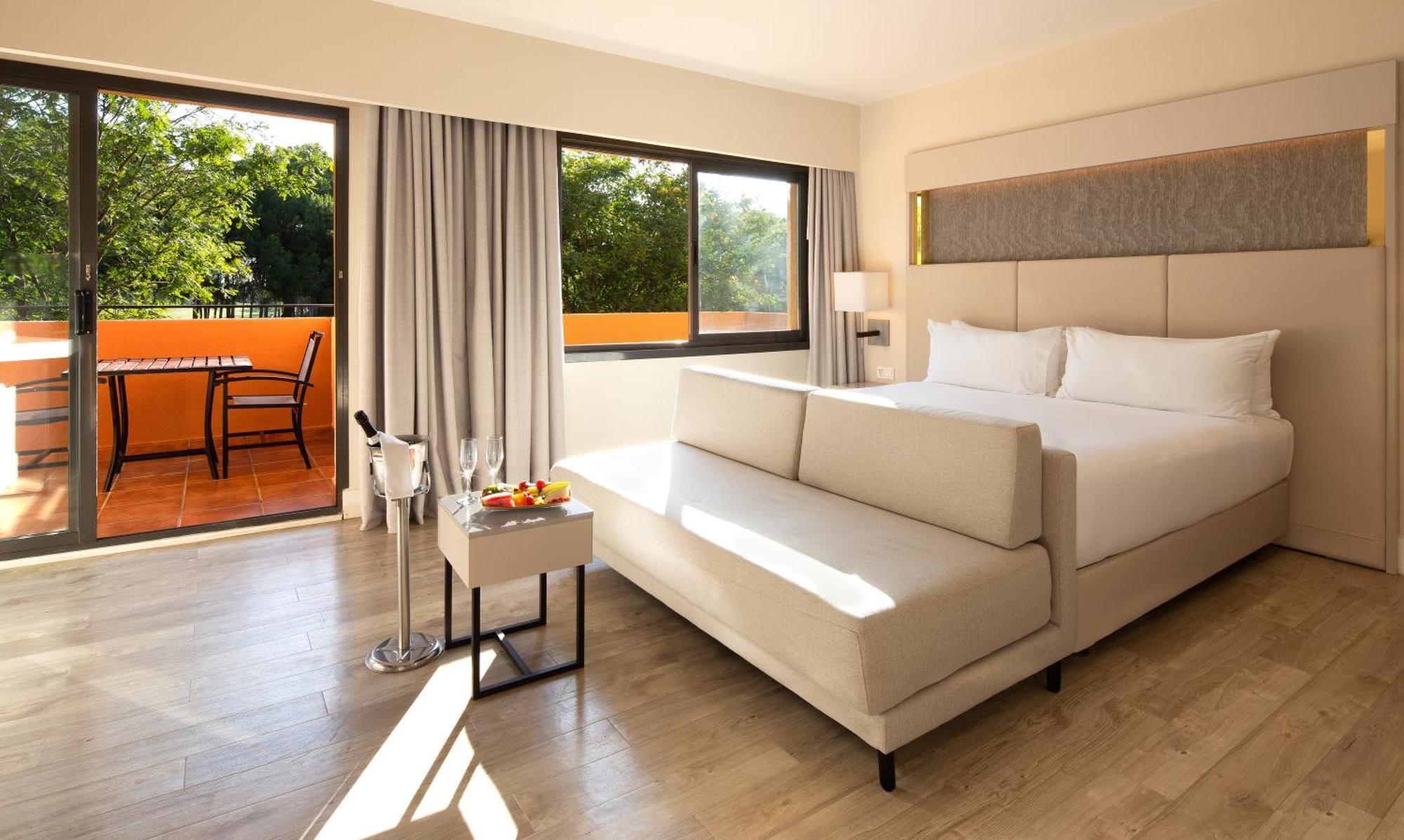 Deluxe Kamer met Kingsize Bed - Geschikt voor Gasten met een Lichamelijke Beperking