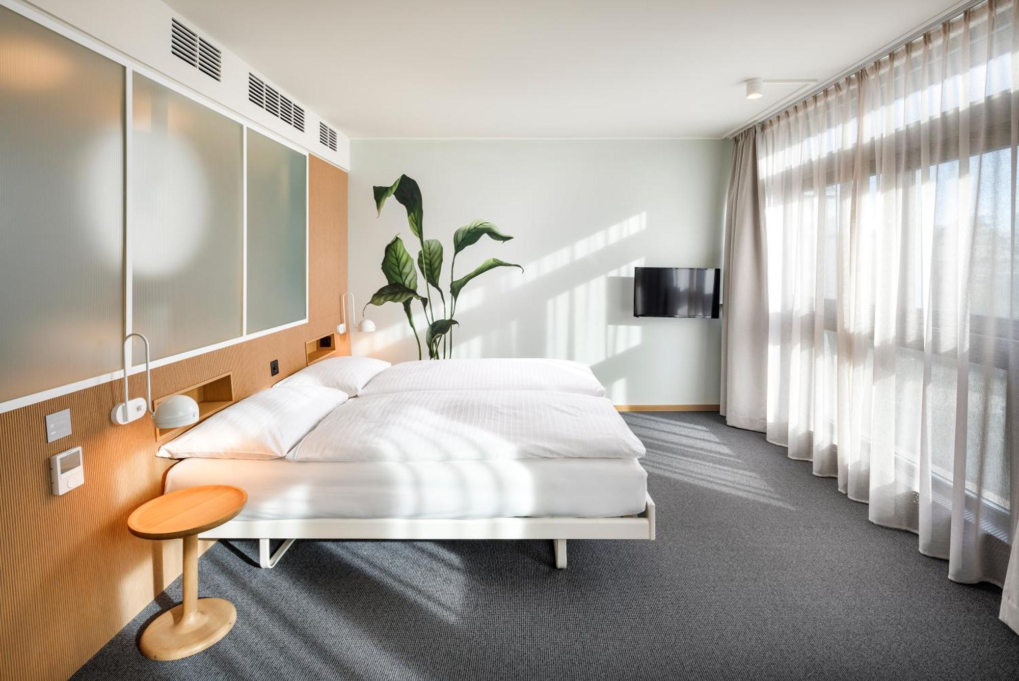 Habitación con cama grande